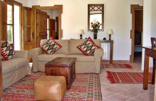 Ronda House | Serene Holiday Home Finca Retama with Oceanfront Views