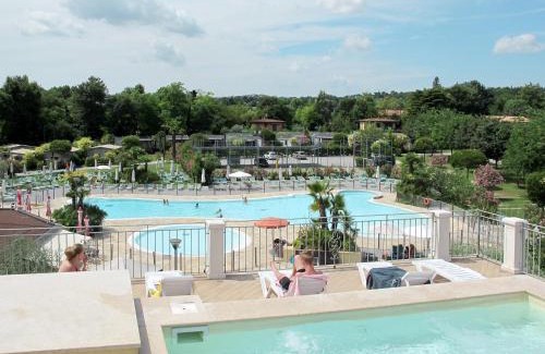 Manerba del Garda House | Inviting Holiday Home Fior di Sole with Pool & Hot Tub