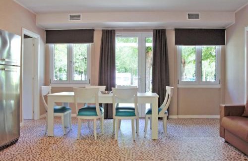 Manerba del Garda House | Inviting Holiday Home Fior di Sole with Pool & Hot Tub