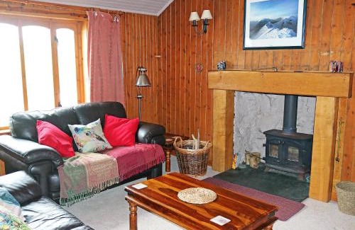 Beinn Orasaigh House | Child-Friendly Escape at Holiday Home Fiskavaig - Rated 9.8
