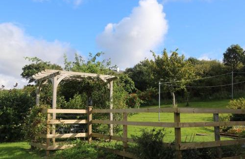Beinn Orasaigh House | Child-Friendly Escape at Holiday Home Fiskavaig - Rated 9.8