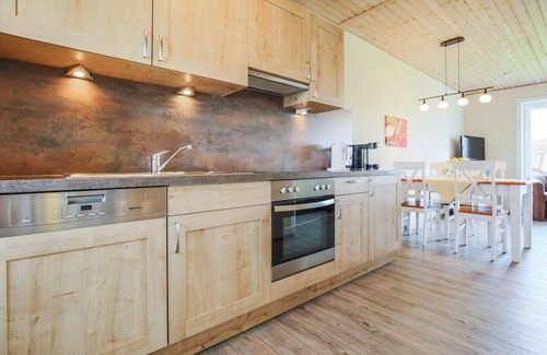 Sahrensdorf House | Cozy Holiday Home for 5 with Oceanfront Views in Fehmarn