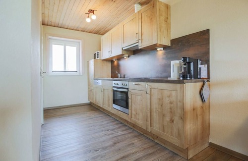 Sahrensdorf House | Relaxing Holiday Home for 5 with Oceanfront Views in Fehmarn