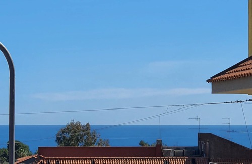 Scillichenti House | Group-Friendly Holiday Home in Acireale with Breakfast