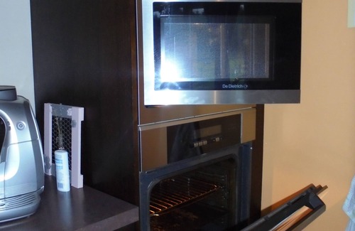 Engreux House | Cozy Ocean View Holiday Home with Spa & Pet-Friendly Option