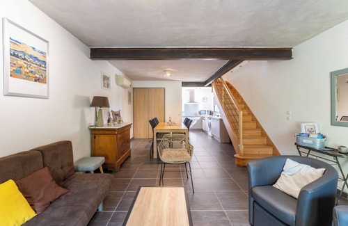 Camaret-sur-Aigues House | Inviting Holiday Home 'Grand Gîte De Tante Berthe' Escape