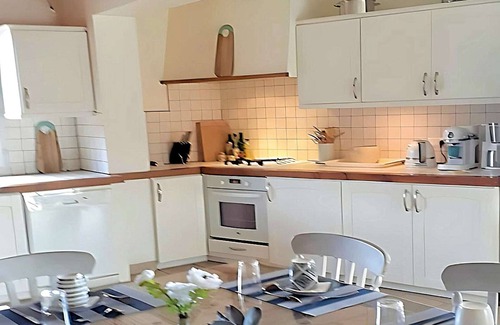 Caniac-du-Causse House | Relaxing Holiday Home with Nordic Spa and Pool Amenities