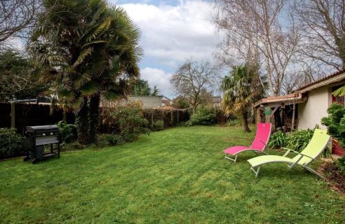 La Bernerie-en-Retz House | Cozy Holiday Home Rive Droite with Family-Friendly Amenities