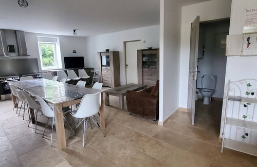 Laurac-en-Vivarais House | Holiday Home 'Mas Des Genêts' with Mountain View, Balcony and Wi-Fi