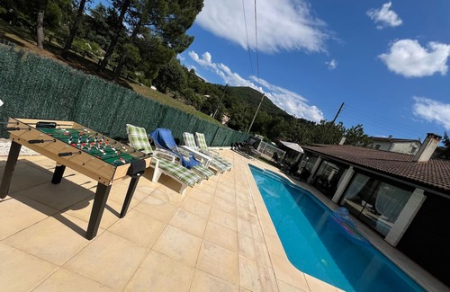Robiac-Rochessadoule House | Holiday Home 'Maison Les Brousses' with Private Pool, Private Garden and Wi-Fi