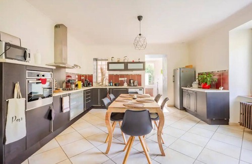 Molieres-sur-Ceze House | Inviting Holiday Home in Molières-sur-Cèze with Pool
