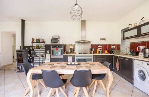 Molieres-sur-Ceze House | Inviting Holiday Home in Molières-sur-Cèze with Pool