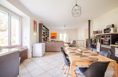 Molieres-sur-Ceze House | Inviting Holiday Home in Molières-sur-Cèze with Pool
