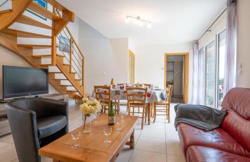 Plouzelambre House | Cozy Holiday Home Gîte des Perdrix with Pool & Family Fun