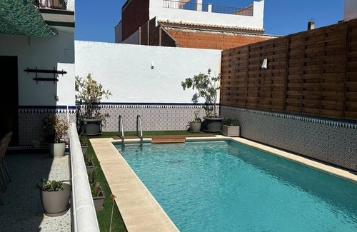 La Victoria House | Relaxing Holiday Home Villa Gení with Pool & Garden