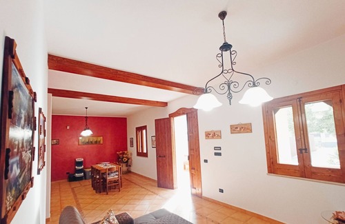 San Lorenzo House | Pet-Friendly Holiday Home GIARA for Family Getaways