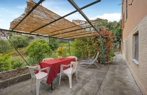 Artallo House | Relax at Holiday Home "Giromina" with Mountain Views