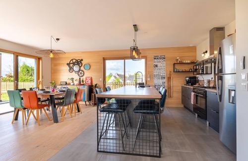 Sarzeau House | Gite Ty Laouen: Oceanfront Retreat with Private Terrace