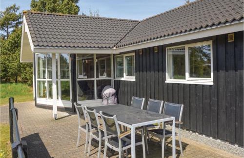Blavand House | Beautiful Home in Blåvand with Kitchen & Pet Friendly