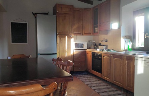 Loiano House | Inviting 'Gnazzano Home' with Mountain View & Hot Tub