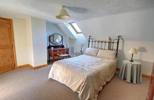 Bradworthy House | Pet-Friendly Holiday Home Near Interhome for Family Fun