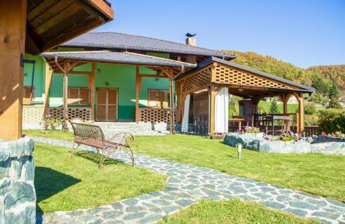 Sarajevo House | Inviting Holiday Home Green: 4-Star Getaway with Pool