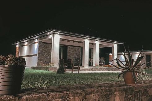 Mali Radic House | Guest Rated 10/10: Holiday Home Green Coast with Ocean View