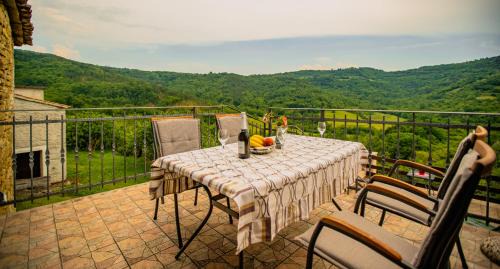 Kircija House | Pet-Friendly Holiday Home Grimalda with Oceanfront Views