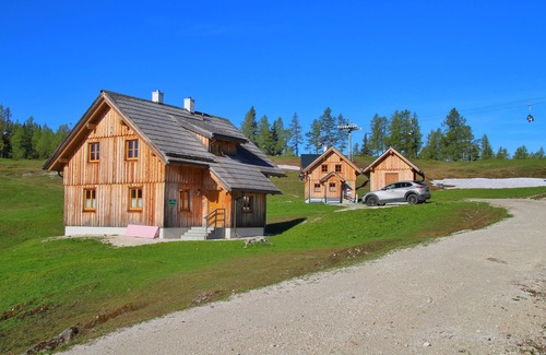 Tauplitz Cabin | Cozy Holiday Home 'Große Winklerhütte' with Garden Retreat