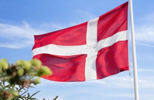 Bøjden House | Cozy Holiday Home Gudrun - Steps from the Sea, Family-Friendly