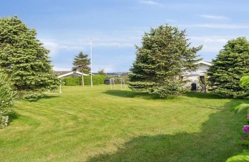 Bøjden House | Cozy Holiday Home Gudrun - Steps from the Sea, Family-Friendly