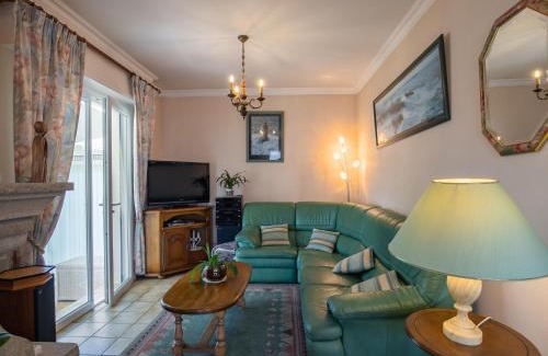Pleumeur-Bodou House | Family-Friendly Retreat at Holiday Home Gueradur - PBU303