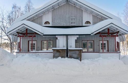 Kehys-Kainuu House | Pet-Friendly Hallantytär Holiday Home with Ski Ticket Offer