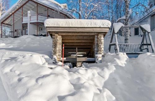 Kehys-Kainuu House | Pet-Friendly Hallantytär Holiday Home with Ski Ticket Offer