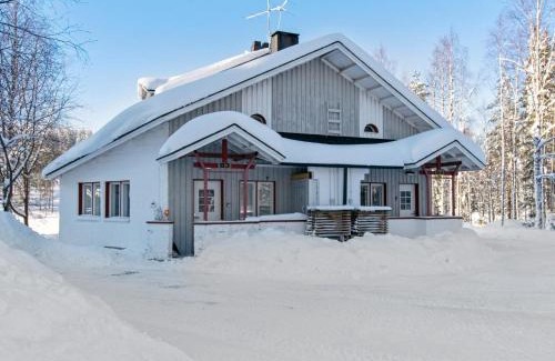 Kehys-Kainuu House | Pet-Friendly Hallantytär Holiday Home with Ski Ticket Offer