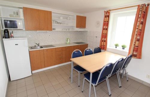 Cerny Dul House | Cozy Holiday Home at Holiday Hill with Pool & Pet-Friendly