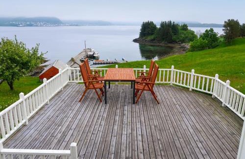 Askvoll House | Cozy Oceanfront Holiday Home Havsblikk - Rated 9/10!