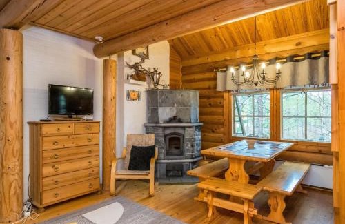 Lampivaara House | Pet-Friendly Retreat at Holiday Home Henkari by Interhome