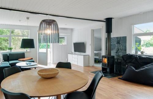 Nordost House | Cozy Holiday Home Hilde - Family & Pet Friendly Near the Sea