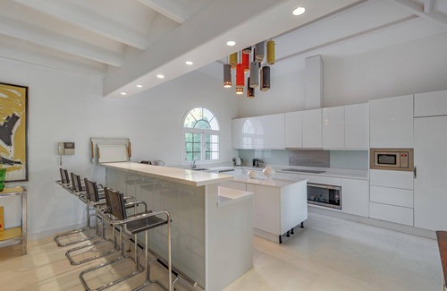 New Golden Mile House | Enchanting Holiday Villa in Marbella with Ocean View & Pool