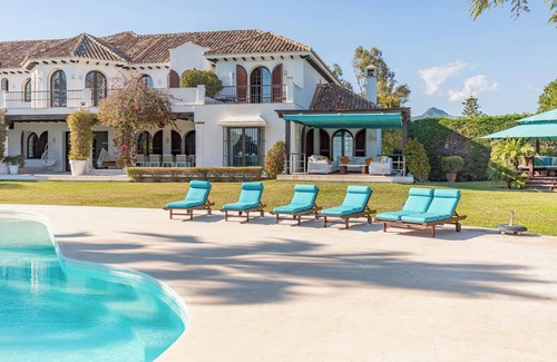 New Golden Mile House | Enchanting Holiday Villa in Marbella with Ocean View & Pool
