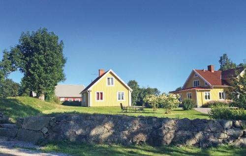 Holmsjo House | Cozy Home in Holmsj with Kitchen, Pet & Child Friendly