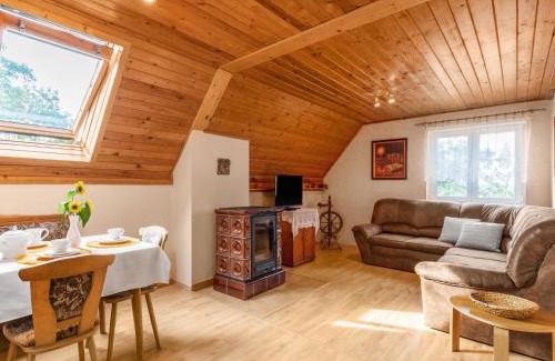 Horni Vestonice House | Family-Friendly Holiday Home Horní Věstonice with Pool