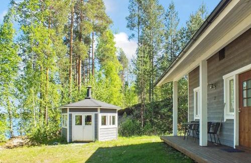 Enonkoski House | Relaxing Holiday Home with Hot Tub in Laurinranta