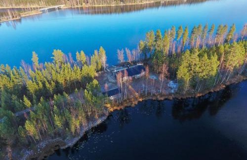 Enonkoski House | Relaxing Holiday Home with Hot Tub in Laurinranta