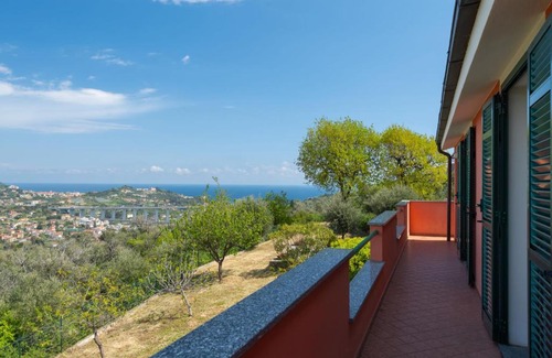 Poggi House | Family-Friendly Retreat at Holiday Home House, Poggi