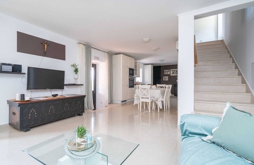 Majkovi House | Relax at Holiday Home Majkovi with Pool and Ocean Views