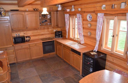 Jilove u Drzkova House | Pet-Friendly Holiday Home with Ocean Views & Spa Retreat