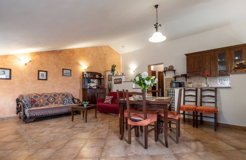 Sorano House | Inviting Holiday Home 'I Prati' with Private Pool & Wi-Fi