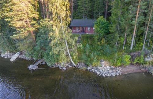 Lotjola House | Cozy Holiday Home Illanvirkku with Hot Tub & Pet Friendly